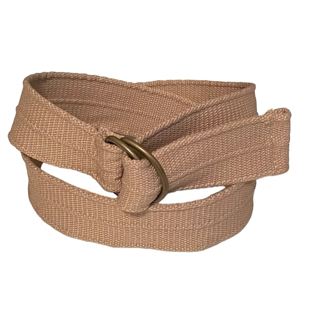 Adjustable light brown woven cotton belt. Matte gold‎ colored buckle. EUC